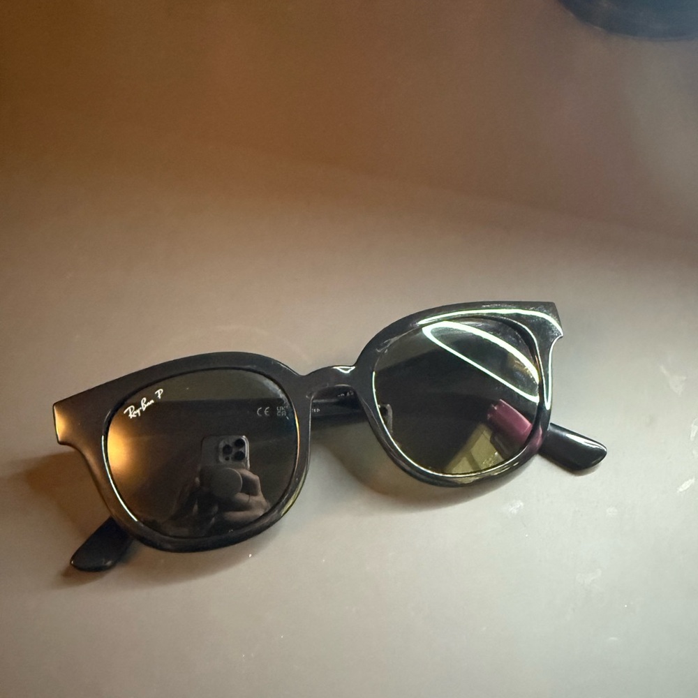 Ray-Ban Black Sunglasses RB4324 Polarized Green Lenses